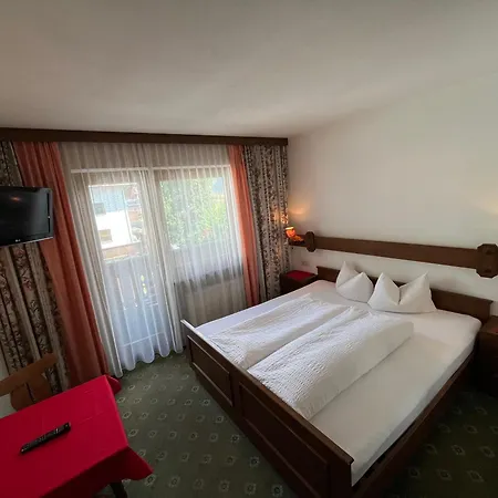 Haus Alpenblick * سيرفاوس